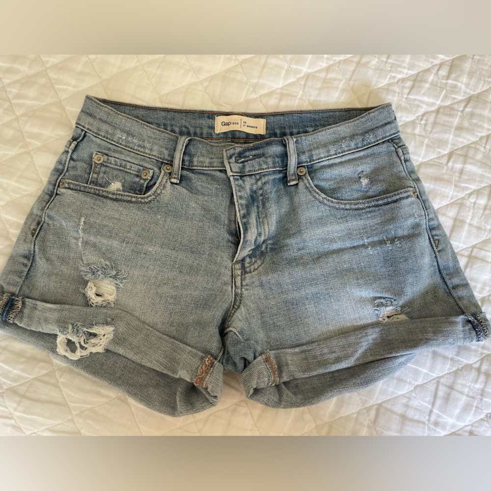 Gap denim distressed roll cuff jean shorts size 26